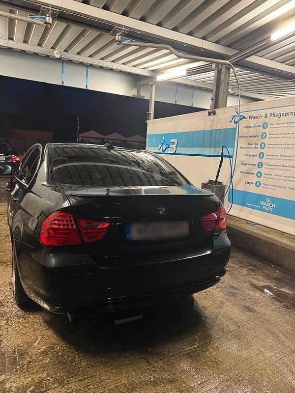 Gebraucht BMW 325 18 PS (13 kW) 2009 Schwarz Limousine