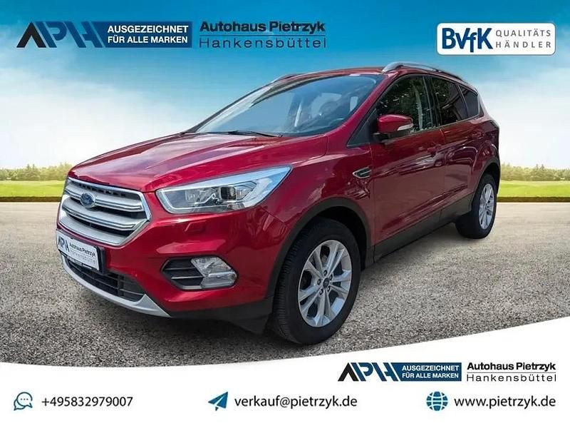 Rubyrot (metallic) Gebraucht 2017 Ford Kuga Titanium SUV | 16.900 € (Teuer) - Bild 1/4