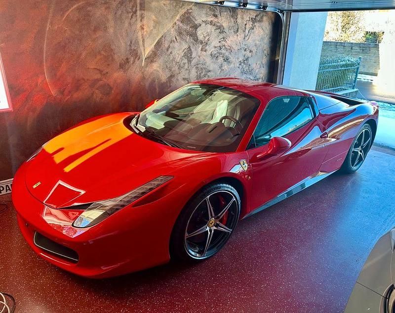 Gebraucht Ferrari 458 570 PS (419 kW) 2012 Rot Cabrio
