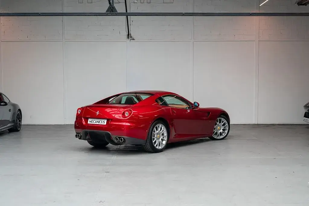 Second-hand Ferrari 599 620 CP (456 kW) 2009 Roșu Coupe