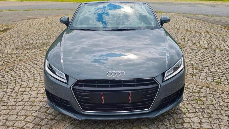 Grau Gebraucht 2017 Audi TT Roadster Cabrio | 19.500 € (Guter Preis) - Bild 1/4