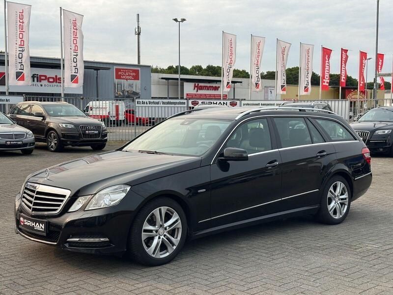 Schwarz Gebraucht 2010 Mercedes E220 Avantgarde Kombi | 5.950 € (Guter Preis) - Bild 1/4
