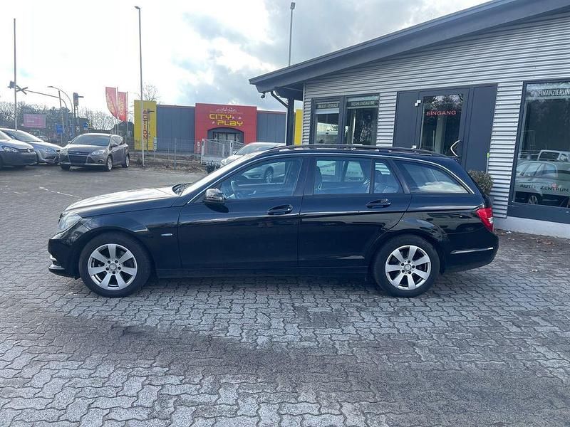 Gebraucht Mercedes C180 120 PS (88 kW) 2011 Schwarz Kombi