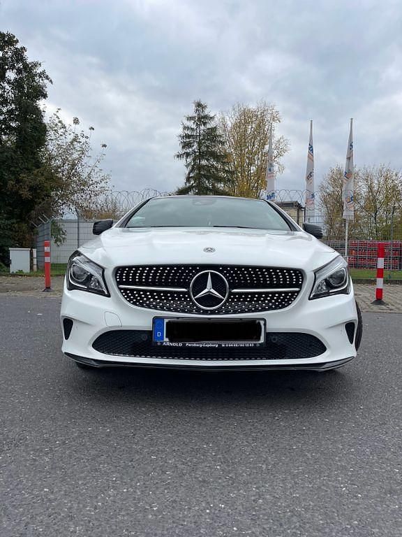 Gebraucht Mercedes CLA200 Shooting Brake Edition 156 PS (114 kW) 2018 Weiß Kombi