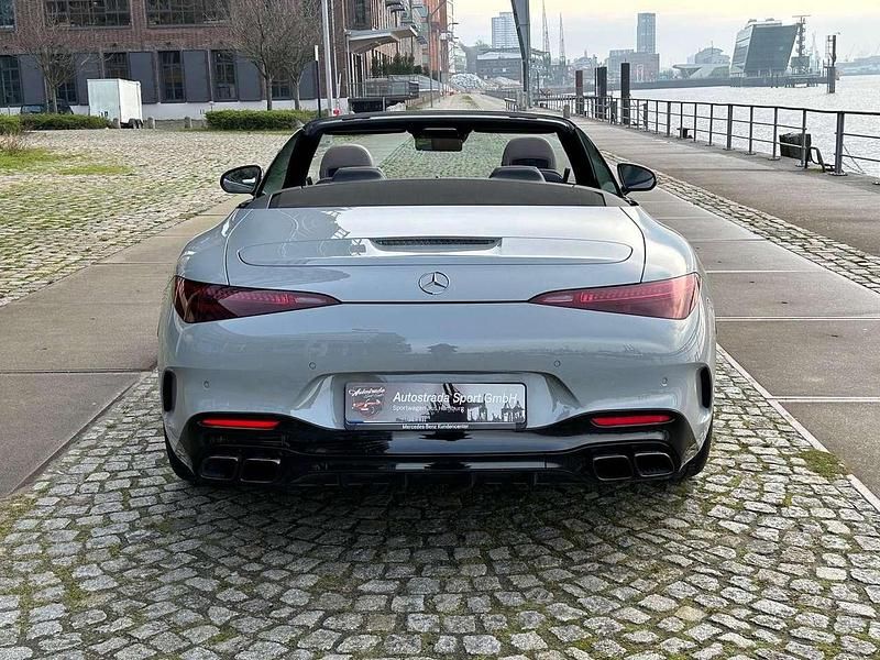 Gebraucht Mercedes SL63 AMG AMG 585 PS (430 kW) 2023 Alpingrauunilack Cabrio