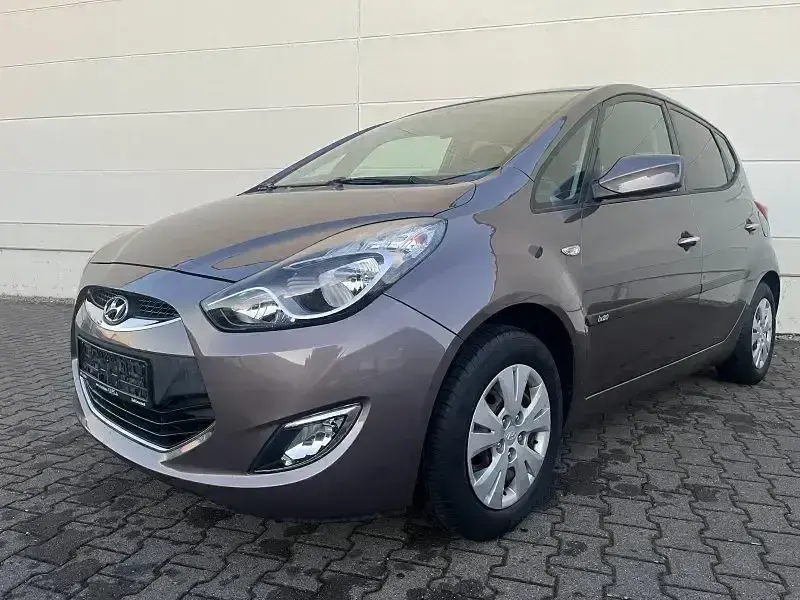 Gebraucht Hyundai ix20 Classic 90 PS (66 kW) 2012 Braun Kleinwagen