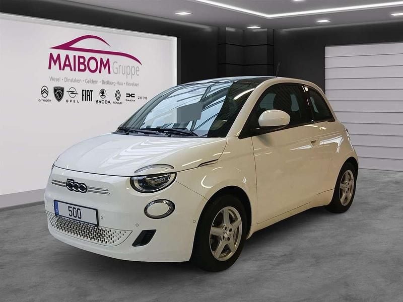 Colore esterno (arktis weiß) Gebraucht 2021 Fiat 500e Icon Kleinwagen | 10.490 € (Superpreis) - Bild 1/4