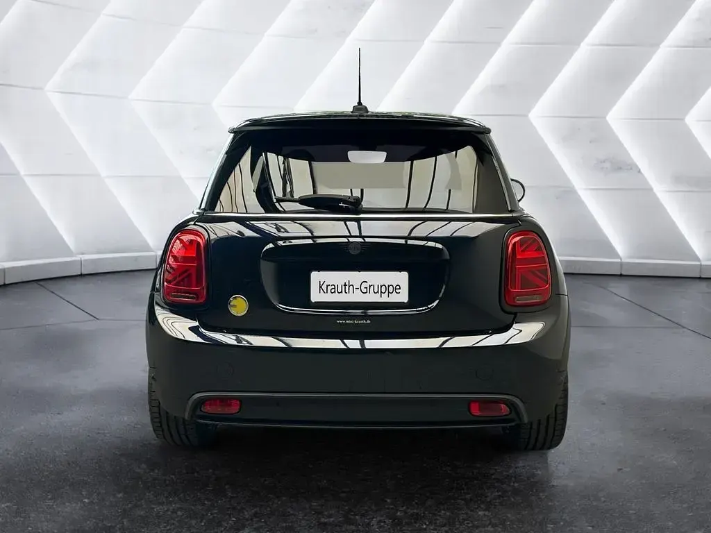 Gebraucht Mini Cooper SE 135 kW (184 PS) 2023 Schwarz Kleinwagen