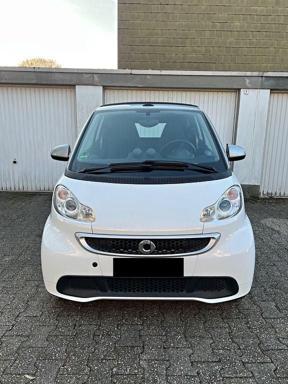 Gebraucht Smart ForTwo Cabrio Passion 71 PS (52 kW) 2013 Weiß Cabrio