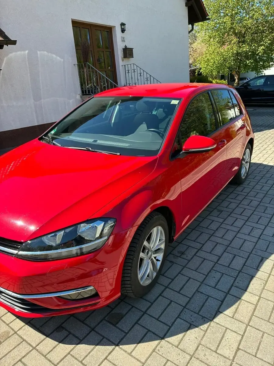 Gebraucht VW Golf VII 86 PS (63 kW) 2017 Rot Limousine