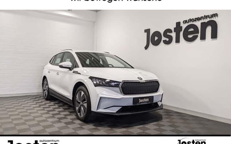 Weiß moonweiss metallic metallic Gebraucht 2024 Skoda Enyaq iV Loft SUV | 29.990 € (Guter Preis) - Bild 1/4