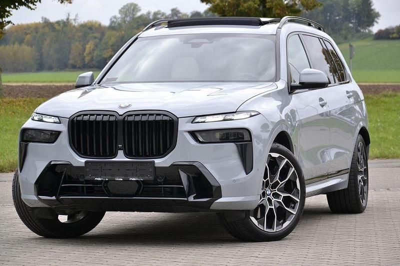 Grau Gebraucht 2025 BMW X7 M Sport SUV | 97.990 € (Superpreis) - Bild 1/4