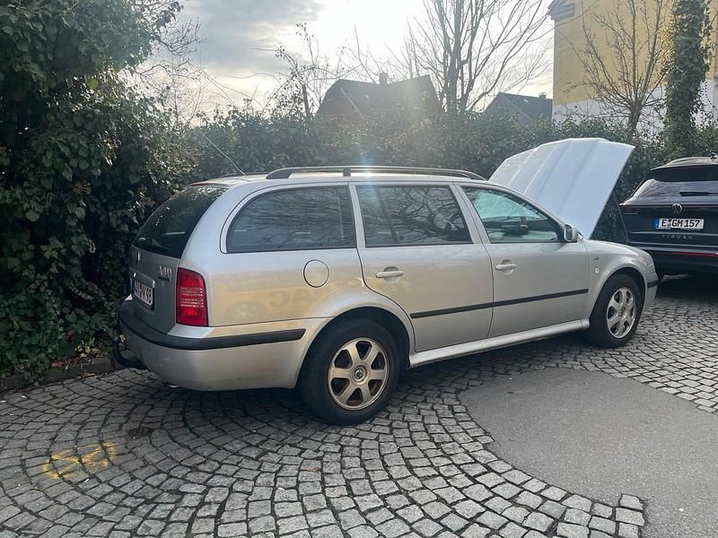 Silber Gebraucht 2000 Skoda Octavia Kombi | 999 € (Superpreis) - Bild 1/4