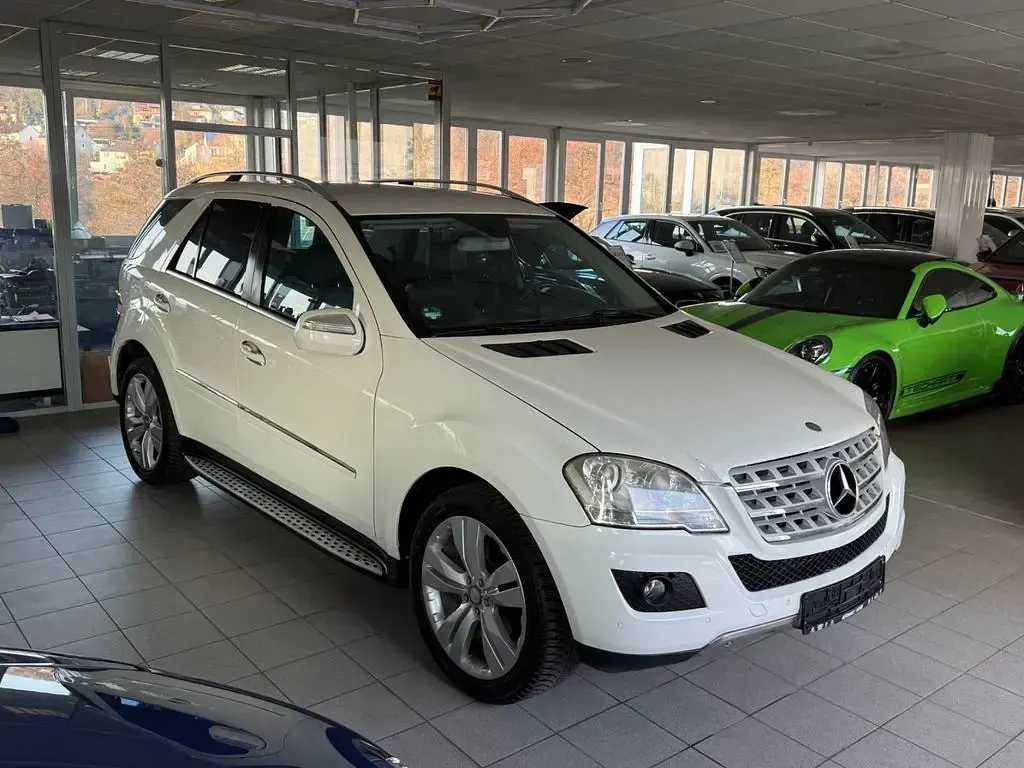 Gebraucht Mercedes ML350 231 PS (169 kW) 2010 Weiß SUV