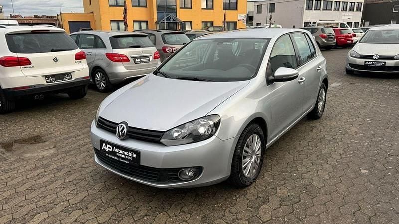 Silber Gebraucht 2009 VW Golf Trendline Limousine | 3.600 € (Guter Preis) - Bild 1/4