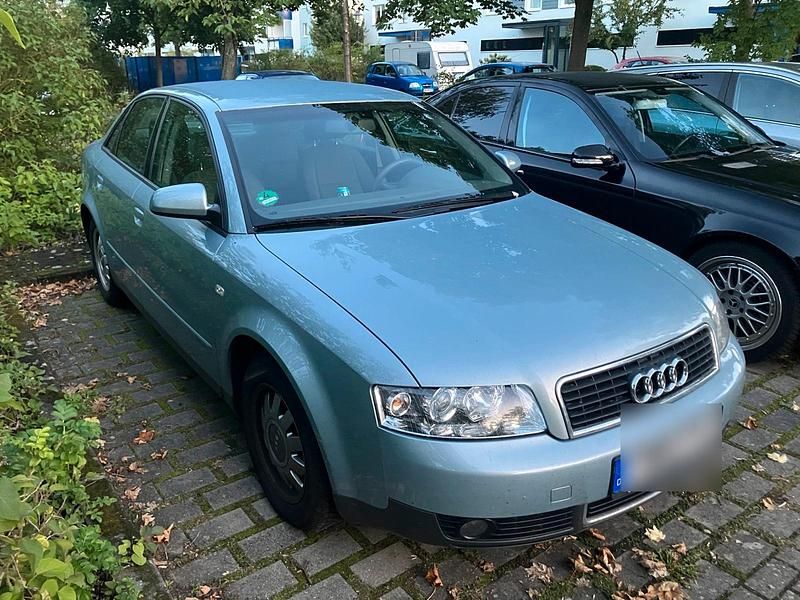 Silber Gebraucht 2001 Audi A4 Limousine | 2.390 € (Fairer Preis) - Bild 1/4