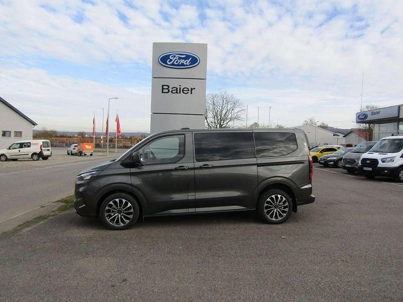 Grau Neu 2025 Ford Tourneo Custom Titanium X Van | 61.989 € (Etwas zu teuer) - Bild 1/4