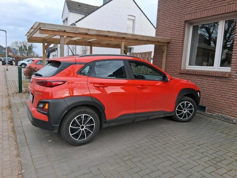 Rot Gebraucht 2020 Hyundai Kona Select SUV | 16.500 € (Etwas zu teuer) - Bild 1/4