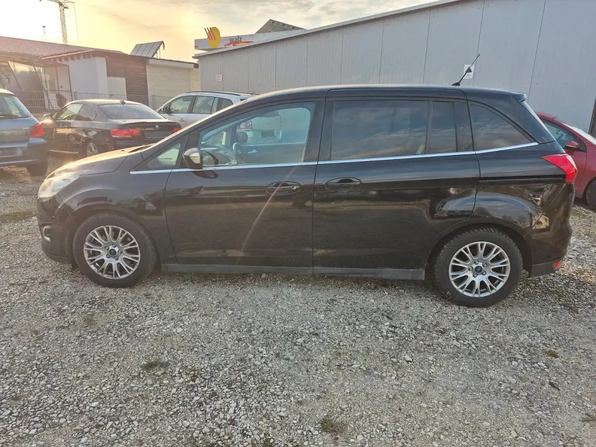 Używany Ford Grand C-Max 140 KM (102 kW) 2011 Czarny Minivan