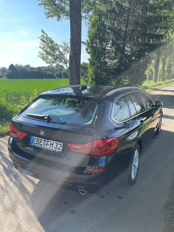 Gebraucht BMW 520 Performance 190 PS (139 kW) 2019 Blau Kombi