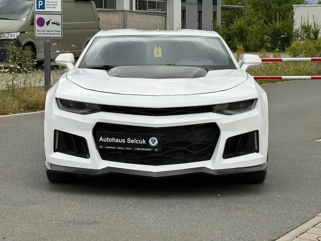 Gebraucht Chevrolet Camaro 340 PS (250 kW) 2022 Weiß Coupé