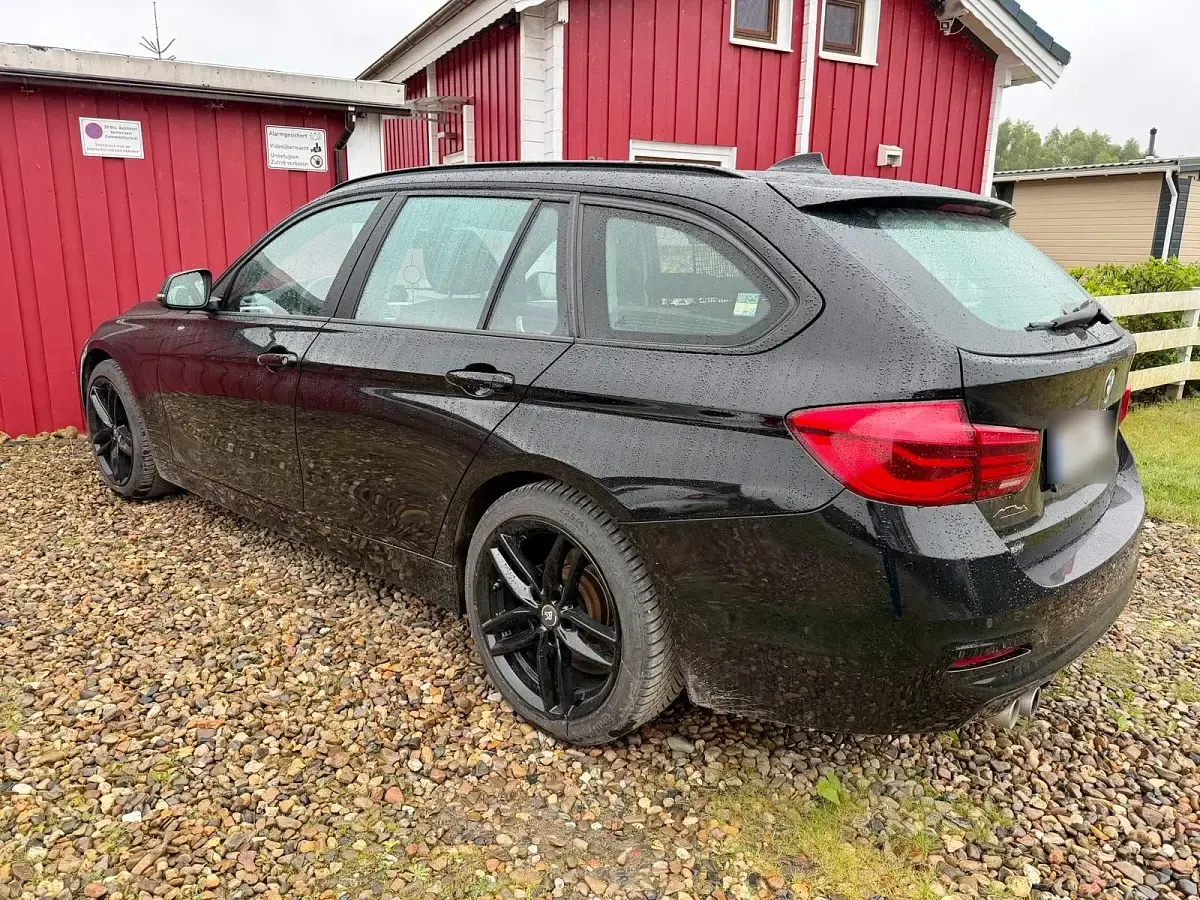 Używany BMW 320 184 KM (135 kW) 2019 Czarny Kombi