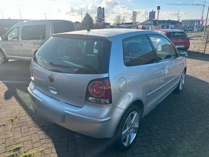 Gebraucht VW Polo Edition 80 PS (58 kW) 2009 Silber Kleinwagen