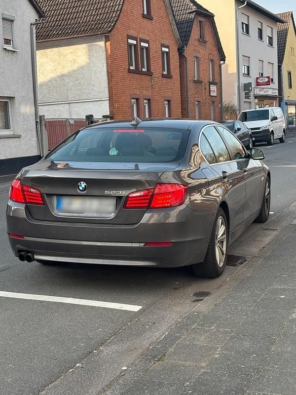 Gebraucht BMW 523 204 PS (150 kW) 2011 Andere farben Limousine