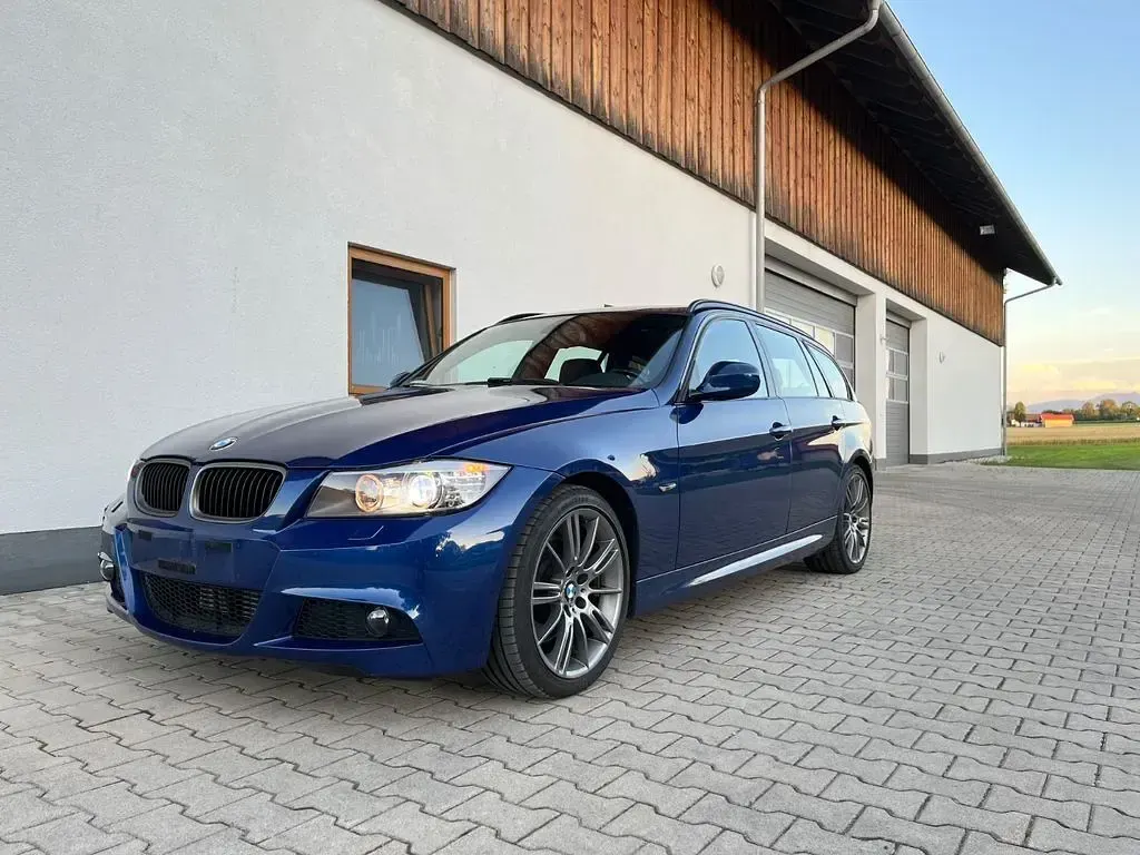 Gebraucht BMW 330 M Sport 245 PS (180 kW) 2011 Blau Kombi