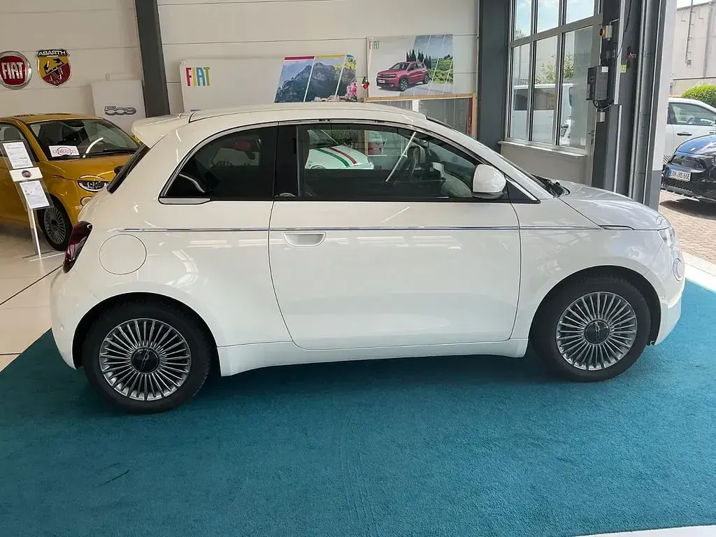 Gebraucht Fiat 500e Style 86 kW (118 PS) 2023 Weiß Limousine
