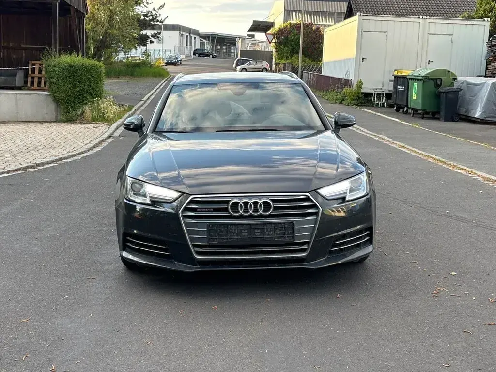 Gebraucht Audi A4 S-Line 190 PS (139 kW) 2017 Grau Kombi
