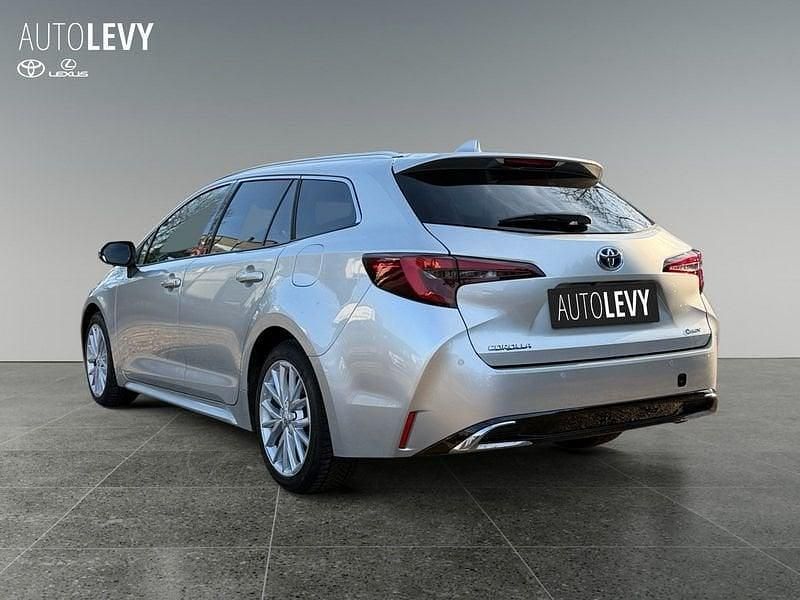 Gebraucht Toyota Corolla Team 140 PS (102 kW) 2024 Silber Kombi