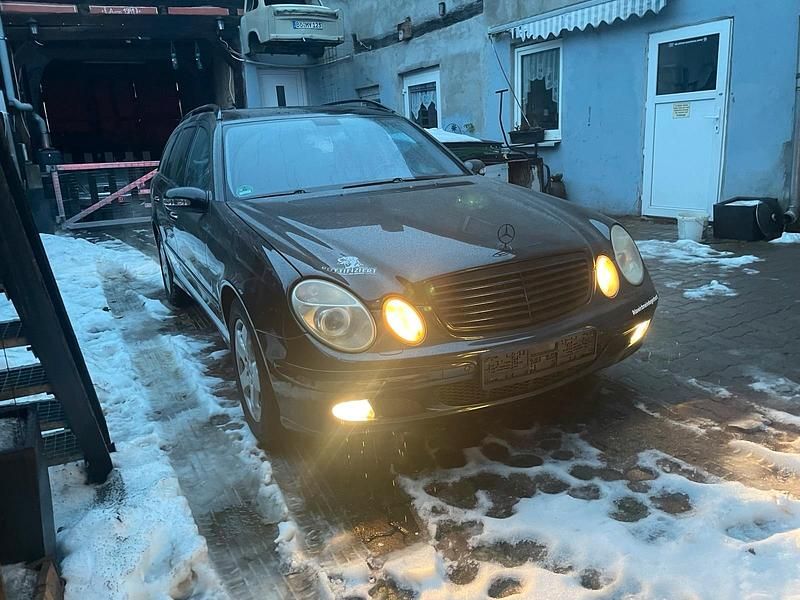 Schwarz Gebraucht 2004 Mercedes E320 Kombi | 1.400 € (Superpreis) - Bild 1/4