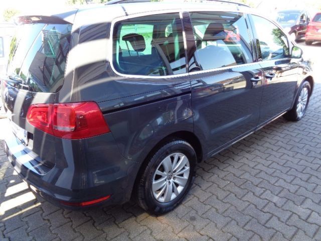 Gebraucht VW Sharan Comfortline 140 PS (102 kW) 2012 Grau Van / Kleinbus