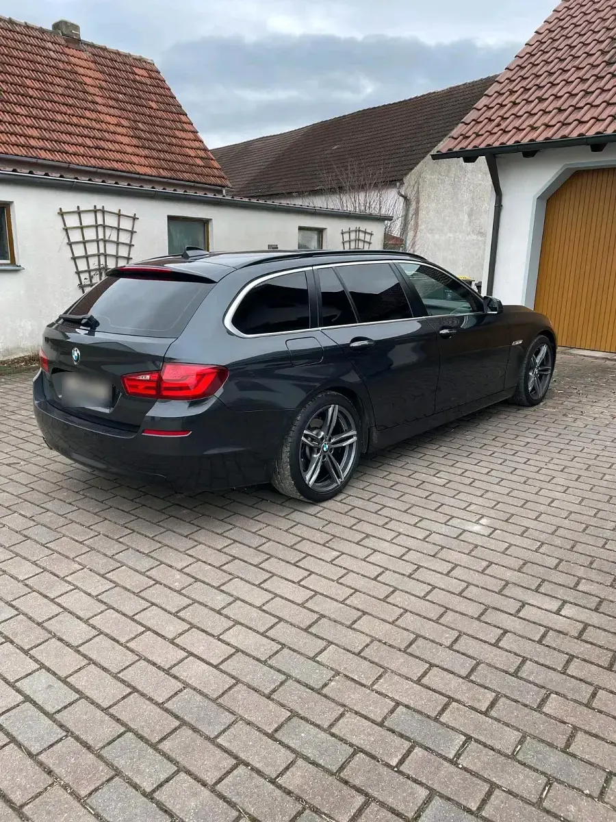 Second-hand BMW 525 218 CP (160 kW) 2011 Negru Break