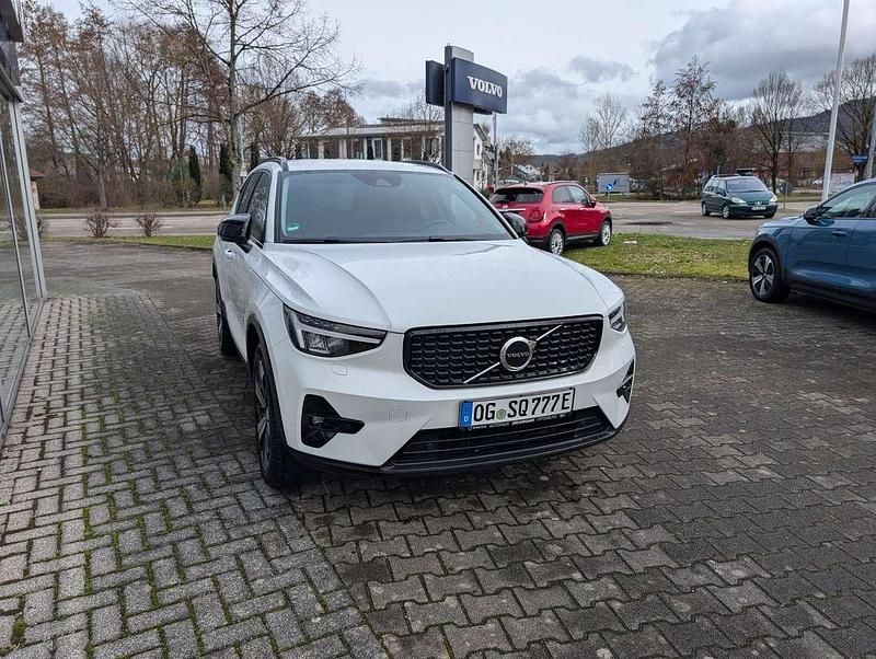 Gebraucht Volvo XC40 Plus 261 PS (191 kW) 2023 Crystal white SUV