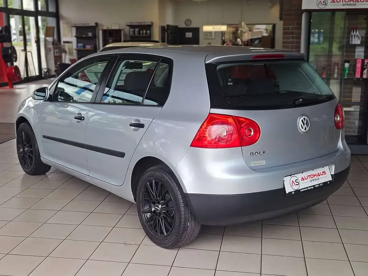 Gebraucht VW Golf IV Trendline 75 PS (55 kW) 2004 Reflexsilber metallic Kleinwagen