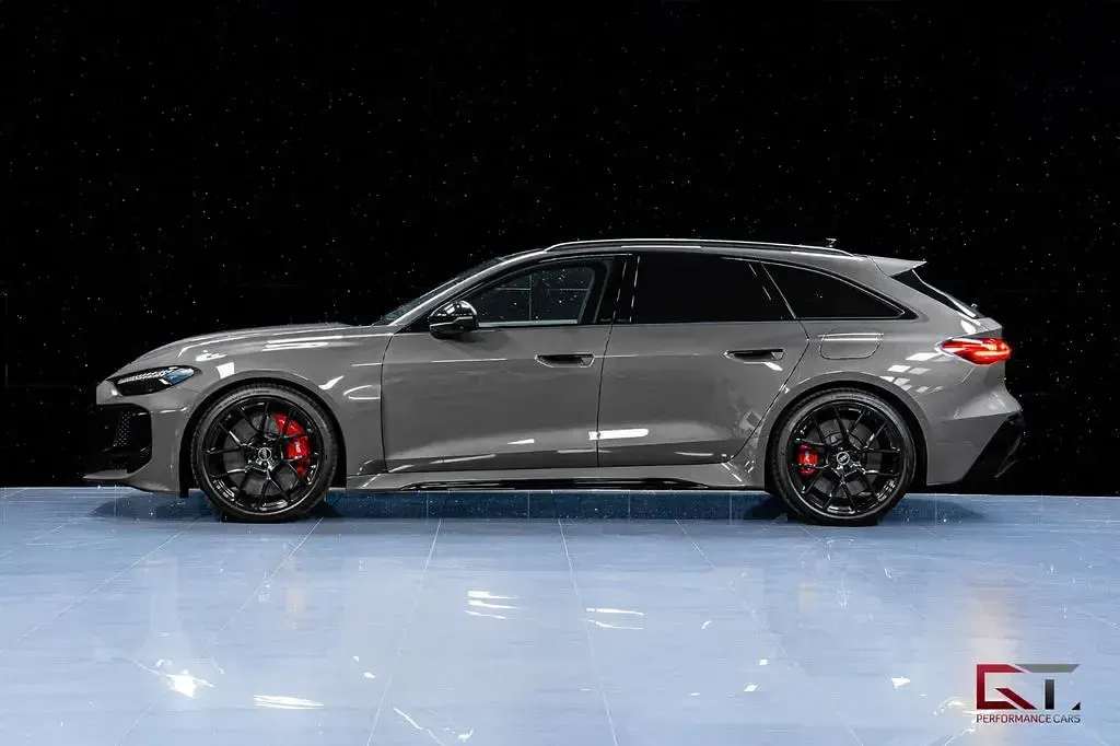 Neu Audi RS5 Sport 639 PS (469 kW) 2026 Grau Kombi