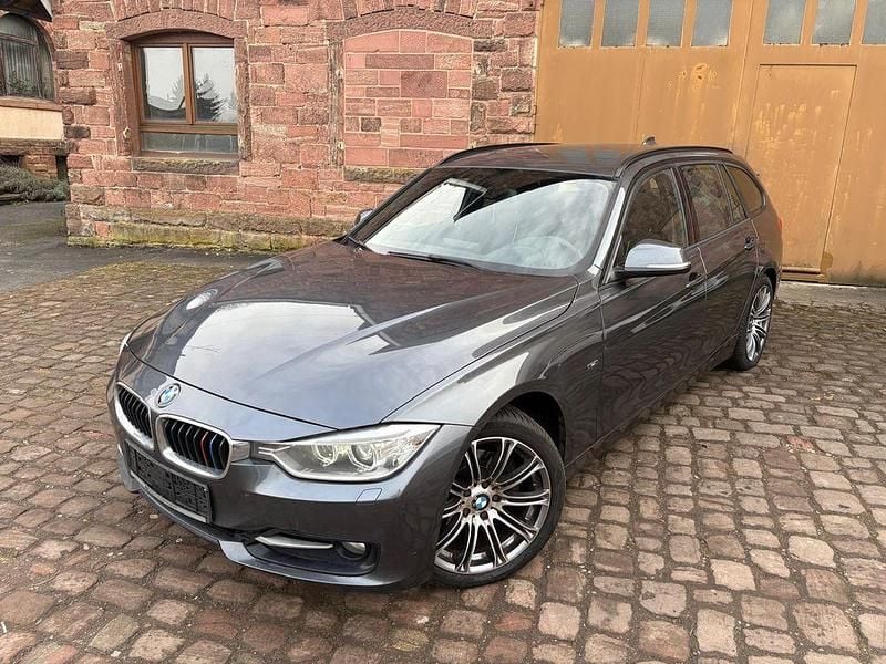 Grau Gebraucht 2012 BMW 320 Sport Line Kombi | 7.999 € (Guter Preis) - Bild 1/4