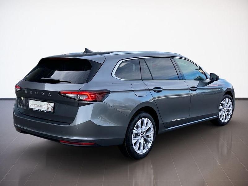 Neu Skoda Superb Ambiente 150 PS (110 kW) 2026 Graphitegrau Kombi