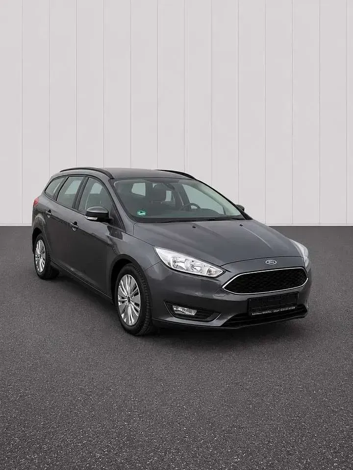 Gebraucht Ford Focus 125 PS (91 kW) 2017 Grau Kombi