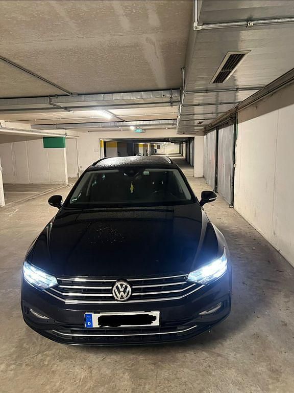 Schwarz Gebraucht 2019 VW Passat Business Kombi | 19.550 € (Fairer Preis) - Bild 1/4