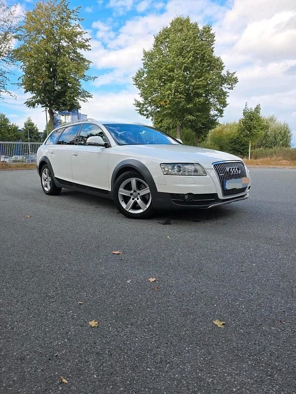 Weiß Gebraucht 2010 Audi A6 Allroad Kombi | 10.100 € (Etwas zu teuer) - Bild 1/4