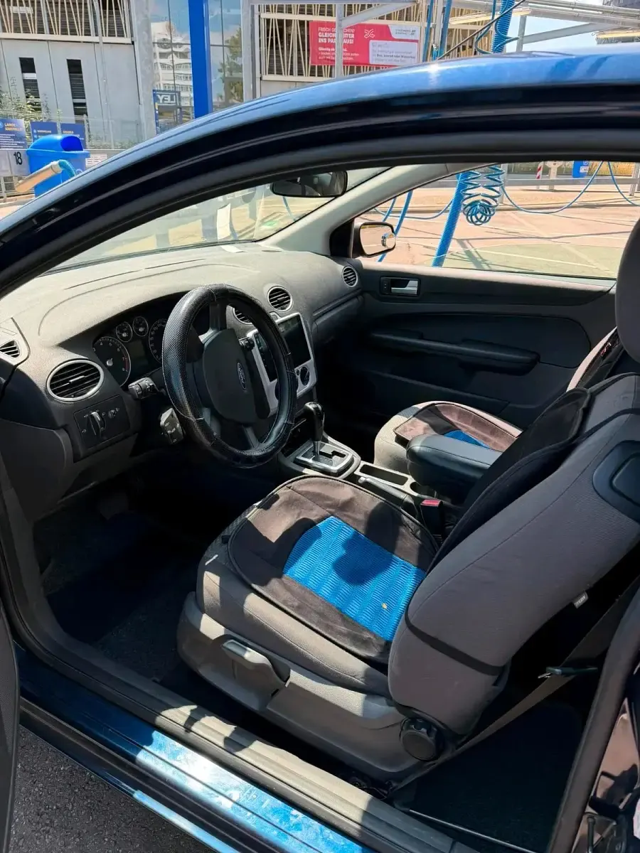 Gebraucht Ford Focus 100 PS (73 kW) 2006 Blau Kleinwagen