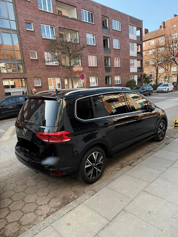Gebraucht VW Touran Highline 150 PS (110 kW) 2020 Schwarz Van / Kleinbus