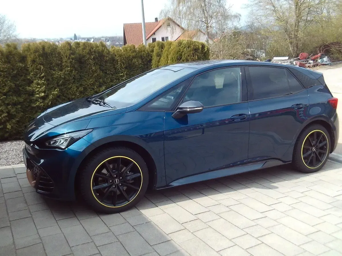 Gebraucht Cupra Born 150 kW (204 PS) 2024 Blau Kleinwagen