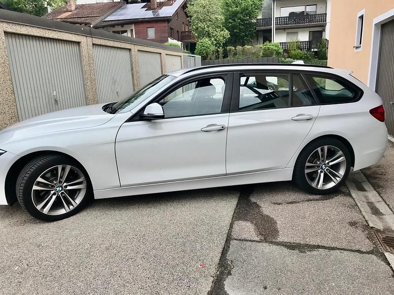 Gebraucht BMW 320 190 PS (139 kW) 2018 Weiß Kombi