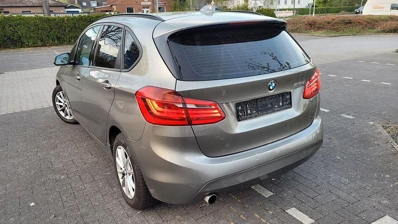 Silber Gebraucht 2016 BMW 218 Performance Van / Kleinbus | 11.450 € (Fairer Preis) - Bild 1/4