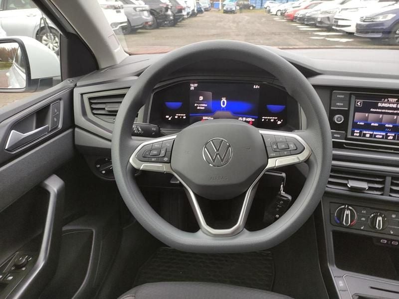 Gebraucht VW Polo Basis 80 PS (58 kW) 2022 Pure white Limousine