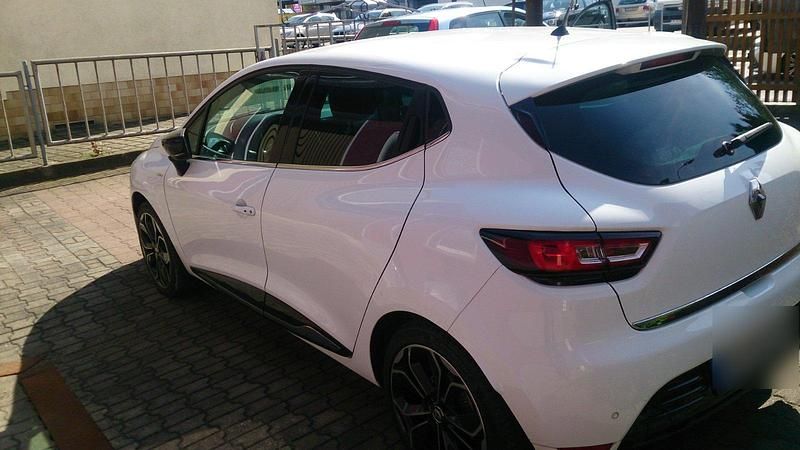 Gebraucht Renault Clio IV Bose Edition 118 PS (86 kW) 2018 Weiß Limousine